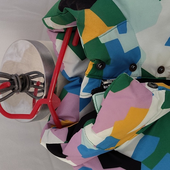 Amazon Essentials Multicolor Puffer Jacket - Picture 2 of 8